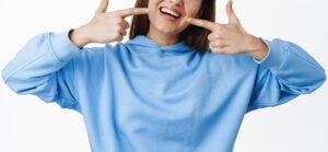 Esthétique du sourire, implantologie,
facettes dentaires , éclaircissement